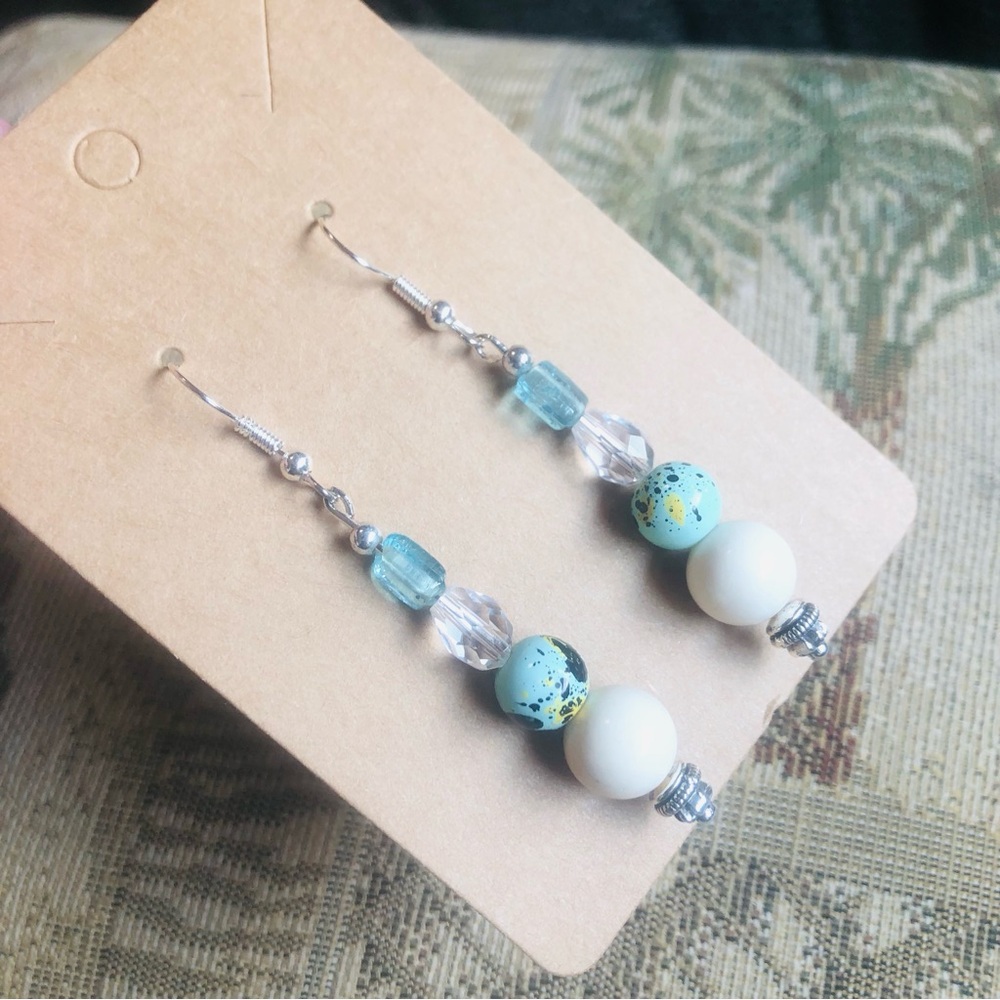 Handcrafted art glass sea glass beaded dangle earrings - Picture 3 of 4